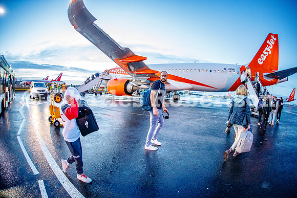 20251113_0048_crobertson