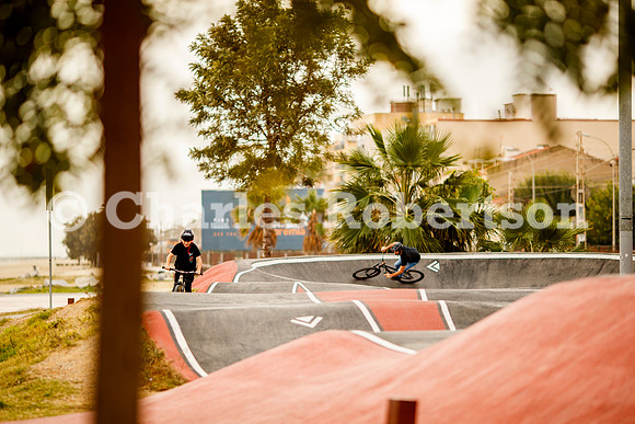 20251113_0112_crobertson