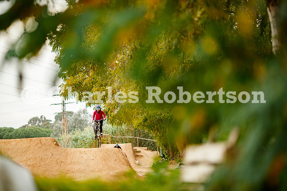 20251113_0251_crobertson
