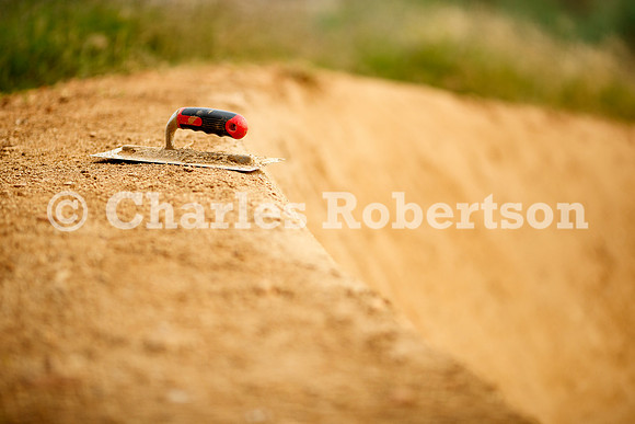 20251113_0259_crobertson