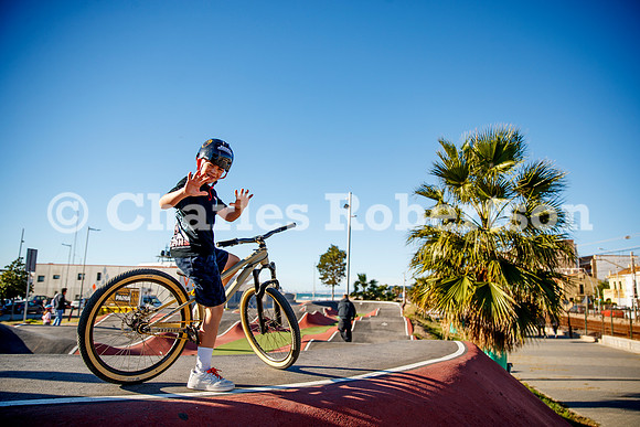 20251115_0033_crobertson