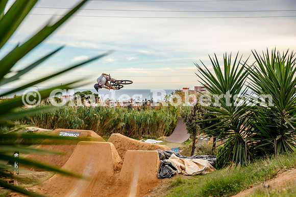 20251115_0238_crobertson