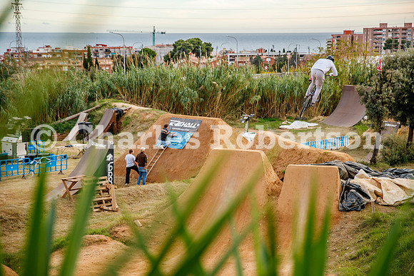 20251115_0258_crobertson
