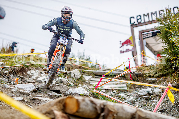 20260911_0259_crobertson