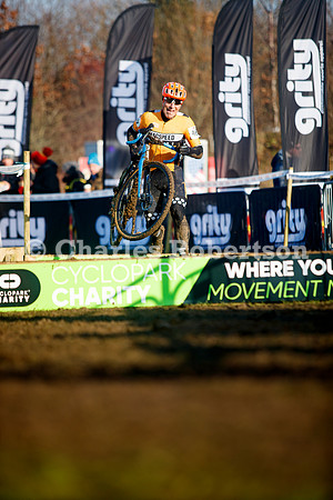 20250111_1736_crobertson